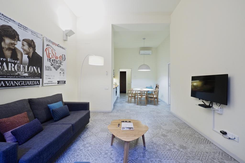 Uma Suites Pau Claris Барселона Екстериор снимка