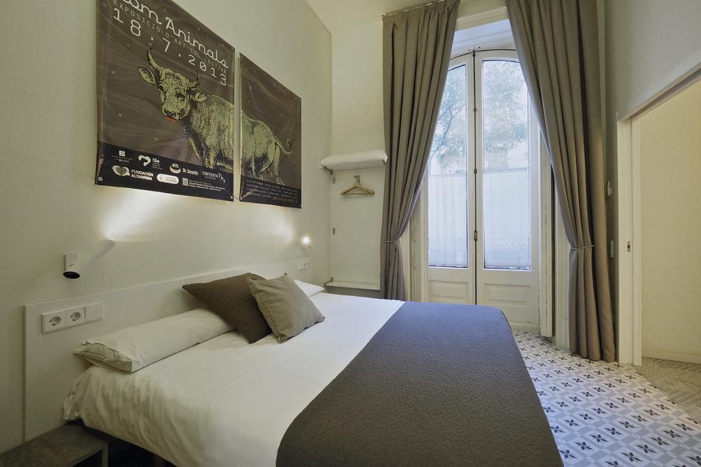 Uma Suites Pau Claris Барселона Екстериор снимка